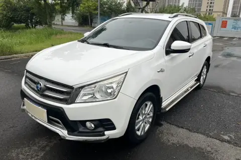 Venucia T70 2015