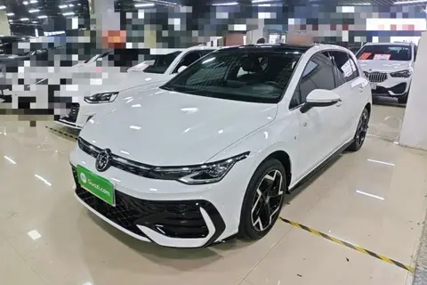Volkswagen Golf 2025