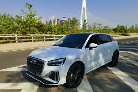 Audi Q2L 2023