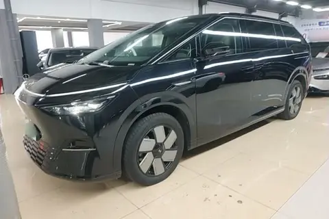 XPeng X9 2024