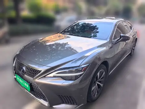 Lexus LS 2021