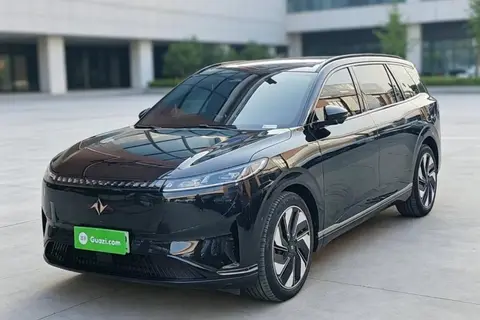 Dongfeng eπ 008 2024