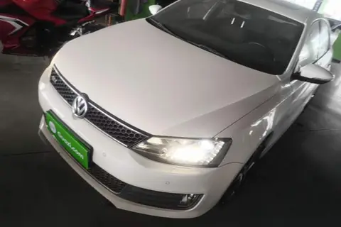 Volkswagen Sagitar 2014