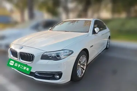 BMW 5 Series 2015 — фото 1