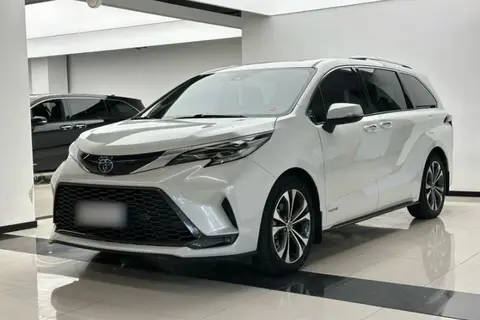 Toyota Granvia 2023