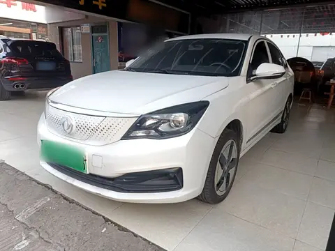 Dongfeng E70 2022