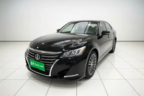 Toyota Crown 2018