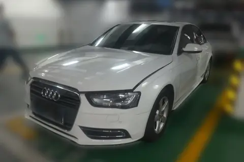 Audi A4L 2015