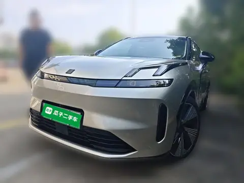 Lynk & Co 08 EM-P 2023