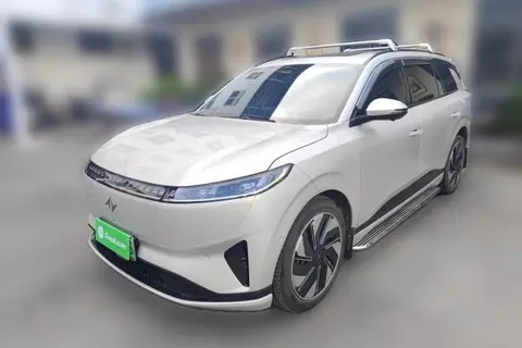 Dongfeng eπ 008 2024
