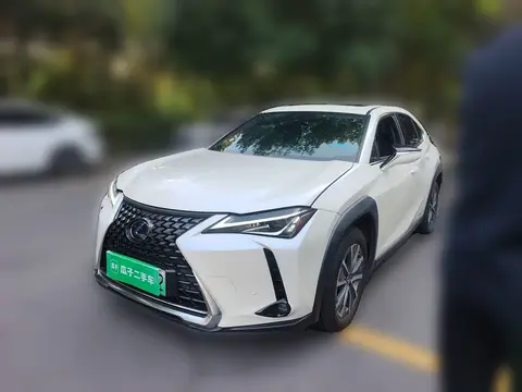 Lexus UX 2020