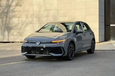 Volkswagen Golf 2025