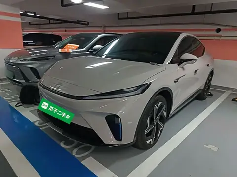 Rising Auto R7 2023