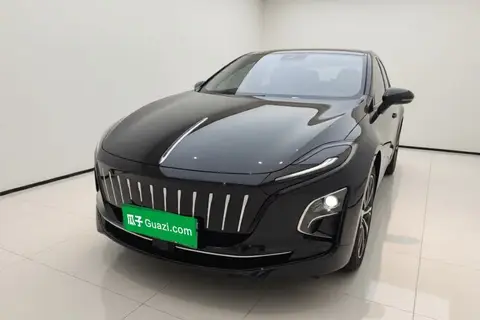 Hongqi E-QM5 2024