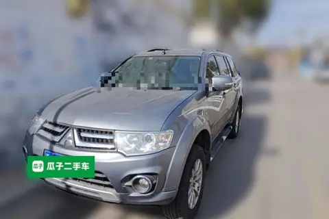 Mitsubishi Pajero Sport 2013