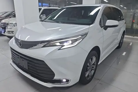 Toyota SIENNA 2026