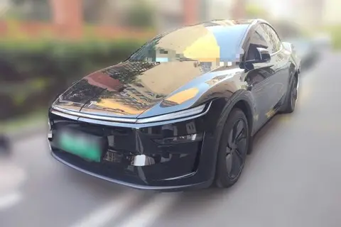 Tesla Model Y L 2025