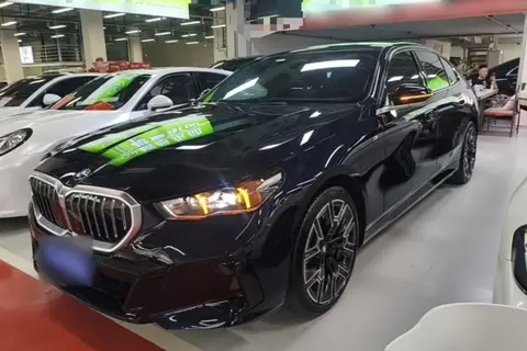 BMW 5 Series 2025