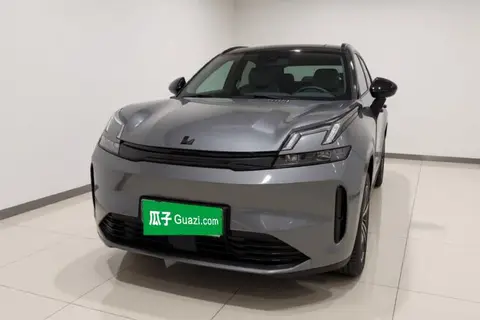 Lynk & Co 08 EM-P 2024