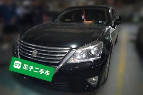 Toyota Crown 2013