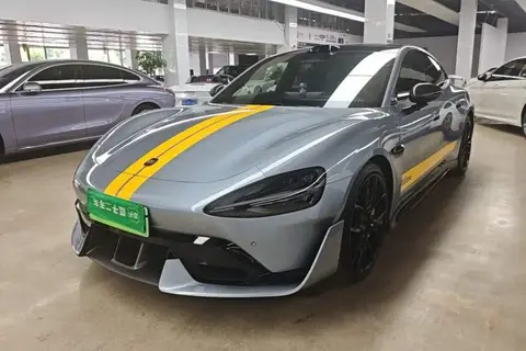 Xiaomi SU7 Ultra 2025