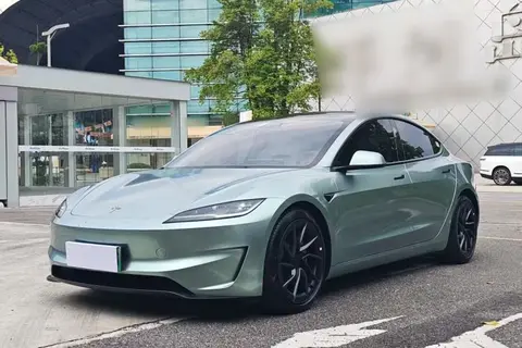 Tesla Model 3 2024