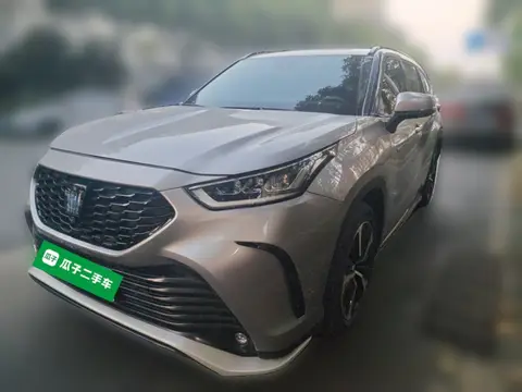 Toyota Crown Kluger 2023