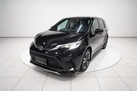 Toyota Granvia 2023
