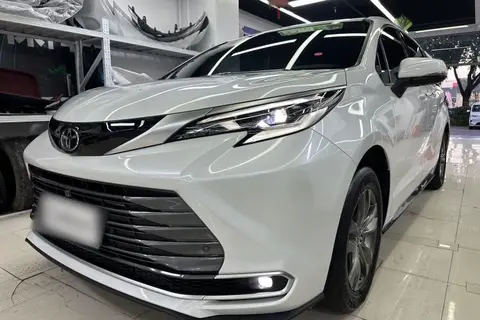 Toyota SIENNA 2025