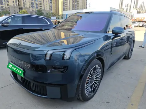 Lynk & Co 900 2025