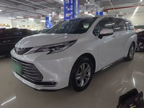 Toyota SIENNA 2024