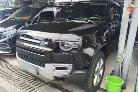 Land Rover Defender 2023