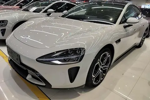 Xiaomi SU7 2024