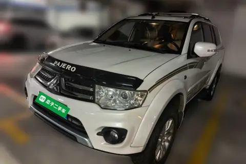 Mitsubishi Pajero Sport 2016