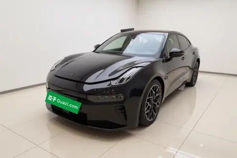 ZEEKR 001 2025