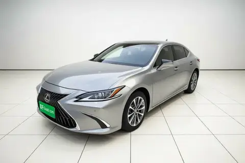 Lexus ES 2022