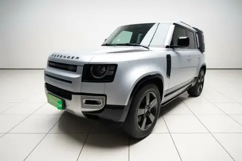 Land Rover Defender 2021