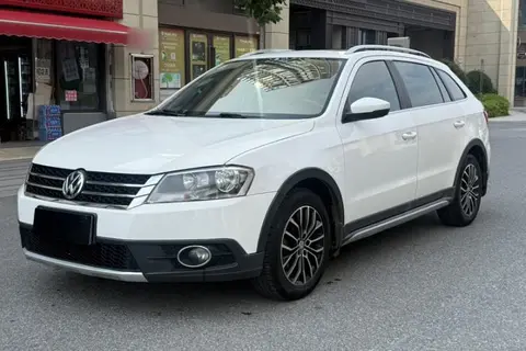 Volkswagen Cross Lavida 2015