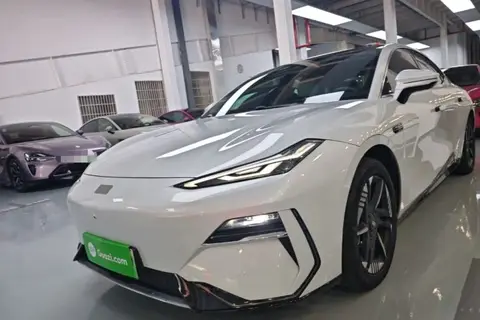 Geely E8 2024