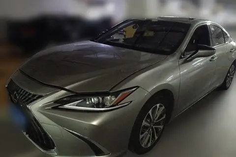 Lexus ES 2021