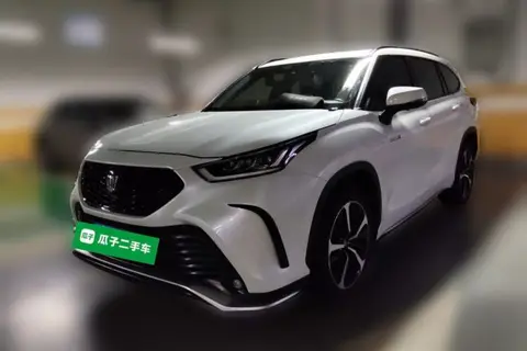 Toyota Crown Kluger 2023