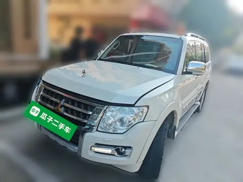 Mitsubishi Pajero 2018