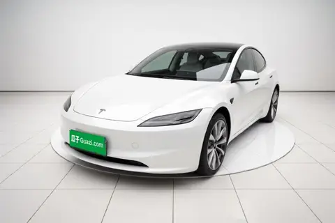 Tesla Model 3 2025