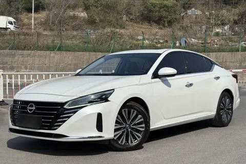 Nissan Teana 2024