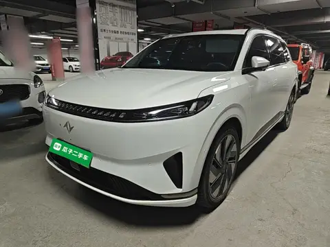 Dongfeng eπ 008 2024