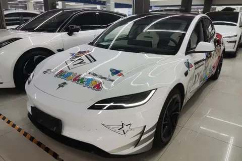 Tesla Model 3 2024