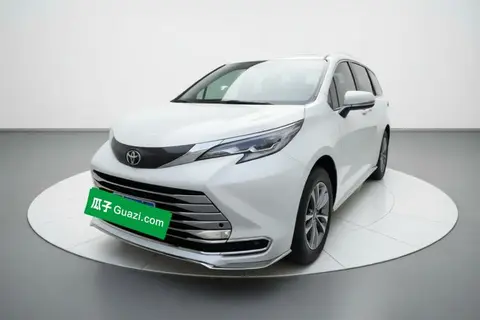Toyota SIENNA 2025
