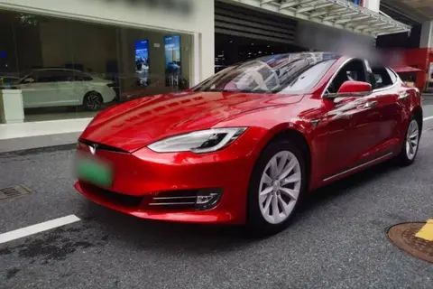 Tesla Model S 2018