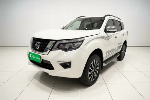 Nissan Terra 2018