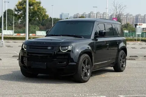 Land Rover Defender 2024